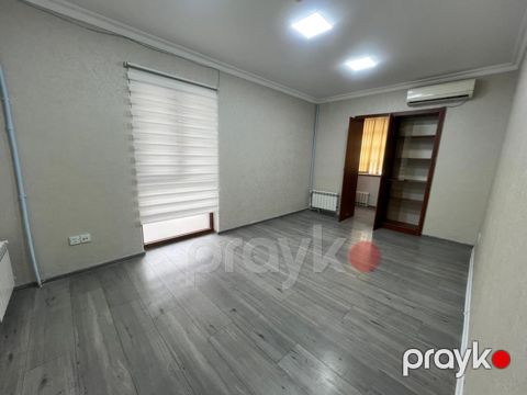 İcarəyə verilir 4 otaqlı ofis 110 m²
