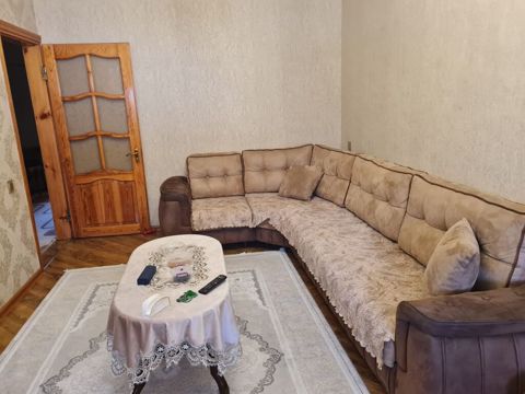 Divan, İşlənmiş — Bakı