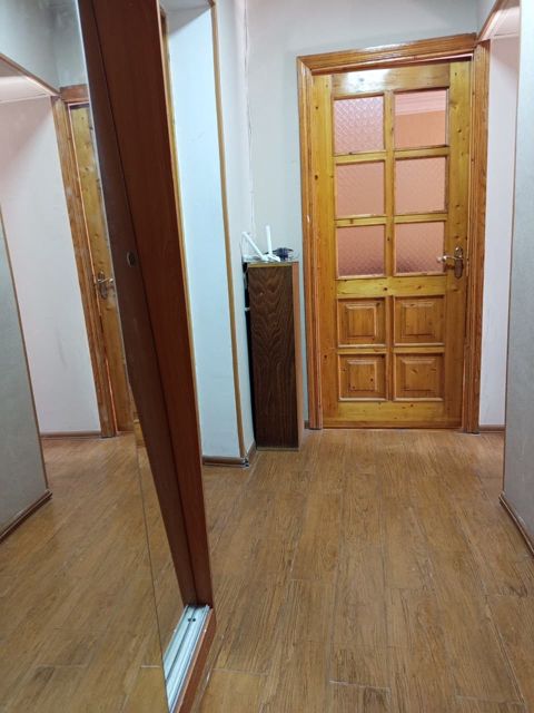 İcarəyə verilir 3 otaqlı köhnə tikili 80 m² — Bakı