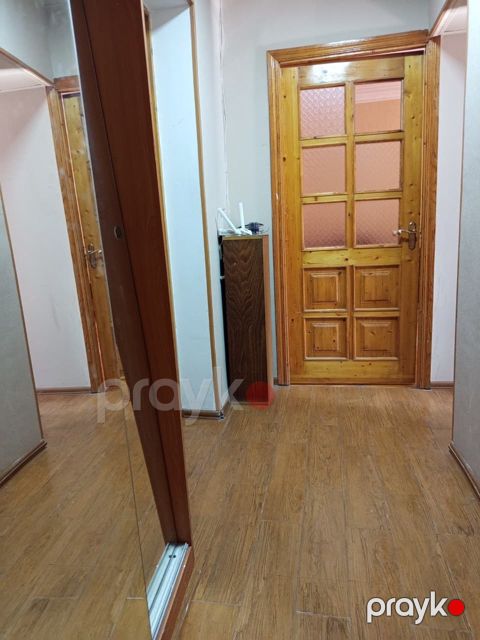 İcarəyə verilir 3 otaqlı köhnə tikili 80 m²