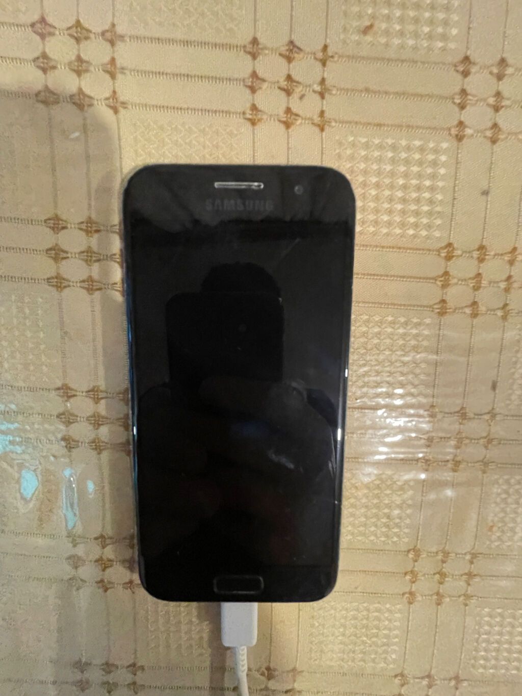 Samsung Galaxy A3 2017, 16 GB, Barmaq izi, İki sim kartlı — Samsung, Bakı (3)
