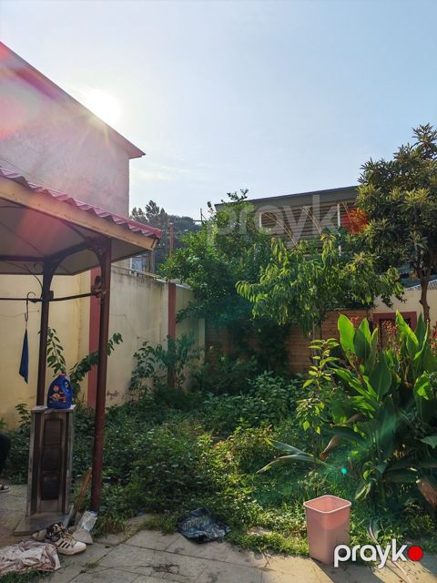 Villa kirayə verilir, Azadlıq m