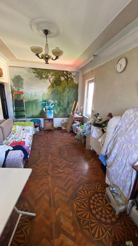 Satılır 2 otaqlı köhnə tikili 65 m² — Bakı