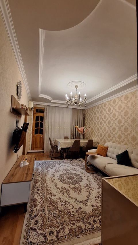 Satılır 2 otaqlı köhnə tikili 60 m² — Bakı