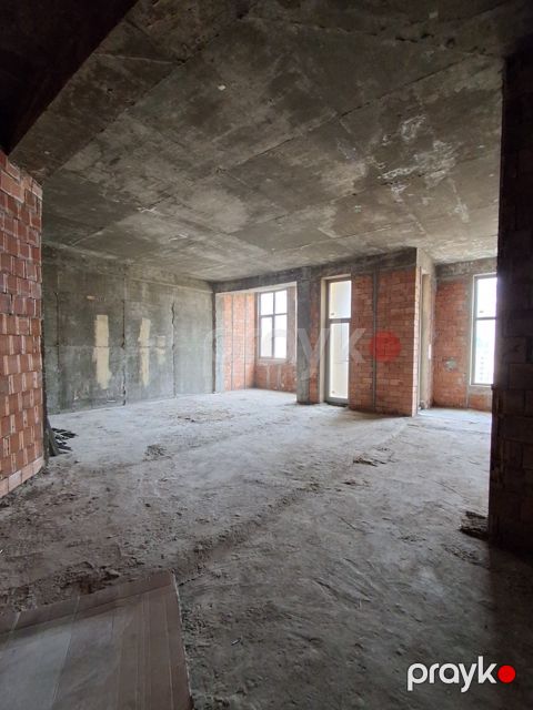 Satılır 4 otaqlı yeni tikili 200 m²