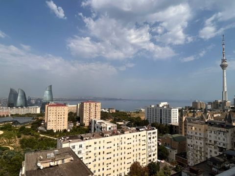Satılır 3 otaqlı yeni tikili 135 m² — Bakı