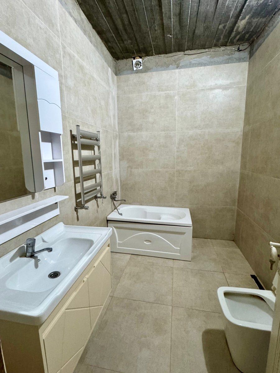 Həyət evi, Q. Qarayev m — Ev, villa, Bakı (5)