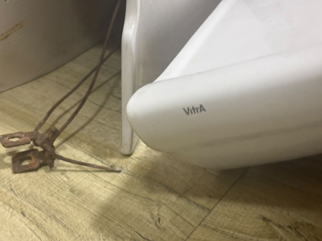VitrA asma tipli əl-üz yuyan (divar quraşdırılan) - Brend: VitrA — Lavabolar, Bakı (2)