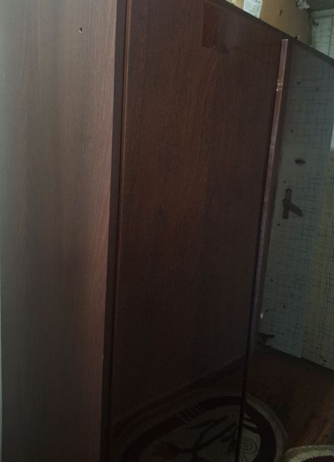 Tünd qəhvəyi rəngdə taxta dolab - Material: möhkəm taxta/möbel — Bakı