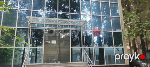 İcarəyə verilir 15 otaqlı ofis 1200 m²