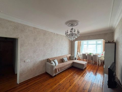 Satılır 3 otaqlı köhnə tikili 100 m² — Bakı