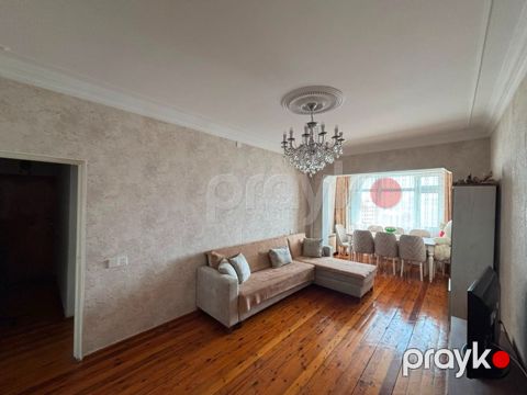 Satılır 3 otaqlı köhnə tikili 100 m²