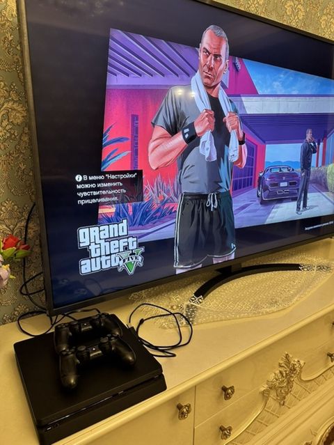 PlayStation 4 Slim 500GB satılır. Konsol tam işlək vəziyyətdədir və — Bakı