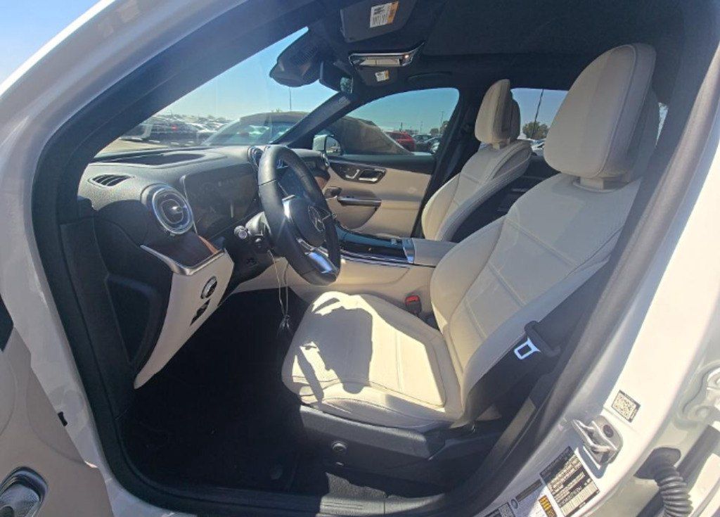 Mercedes GLC 300, 2.0 L, 2025 il, 6 468 km — Avtomobillər (8)