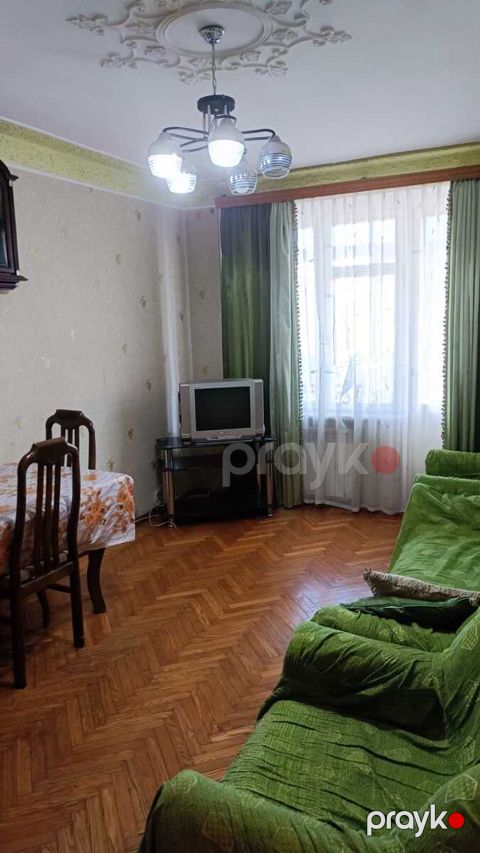 Satılır 2 otaqlı köhnə tikili 60 m²