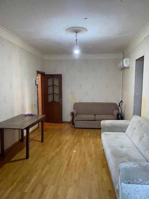 Satılır 2 otaqlı köhnə tikili 45 m² — Bakı