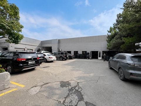 Satılır obyekt 610 m² — Bakı