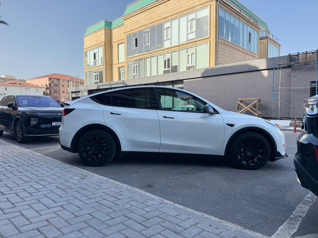 Tesla Model Y, 75 kWh, 2022 il, 130 000 km — Avtomobillər, Bakı (8)