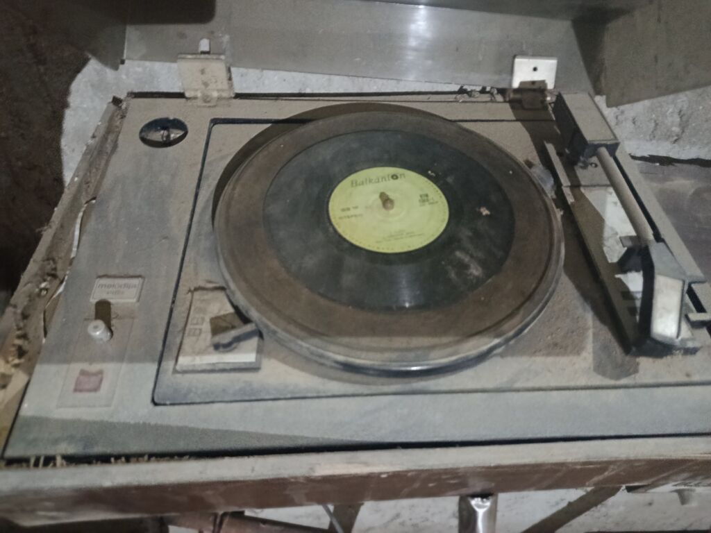Məhsul: Sovet istehsalı “Melodiya-stereo” ev audio komplekti Təsvir — Akustik sistemlər, Digah (2)