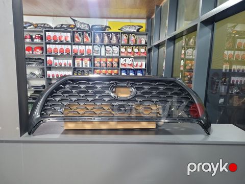 "Toyota Corolla Cross" radiator barmaqlığı