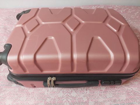 Sərt korpuslu təkərli çamadan - Rəng: roze qızılı - Korpus: sərt — Bakı