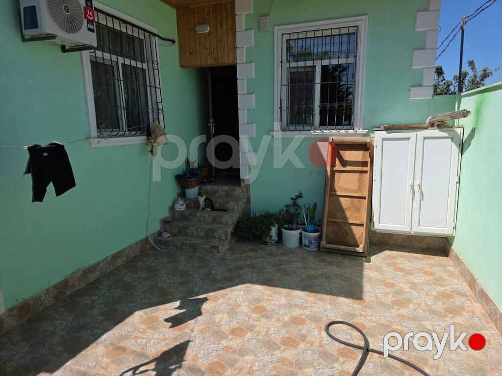 Həyət evi – kompakt həyət sahəsi və örtülü eyvan - Divarları açıq — Ev, villa, Bakı (6)