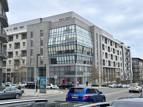 Satılır 4 otaqlı yeni tikili 225 m² — Bakı