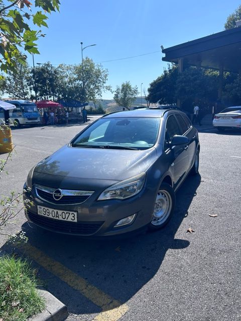 Opel Astra, 2011 il — Bakı