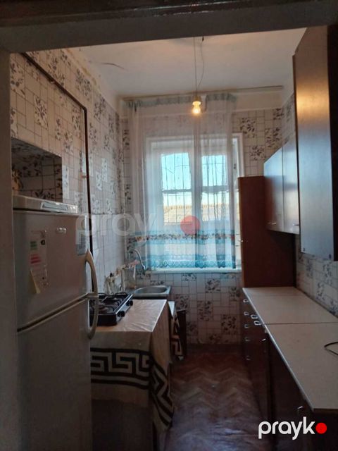 İcarəyə verilir 3 otaqlı köhnə tikili 90 m²