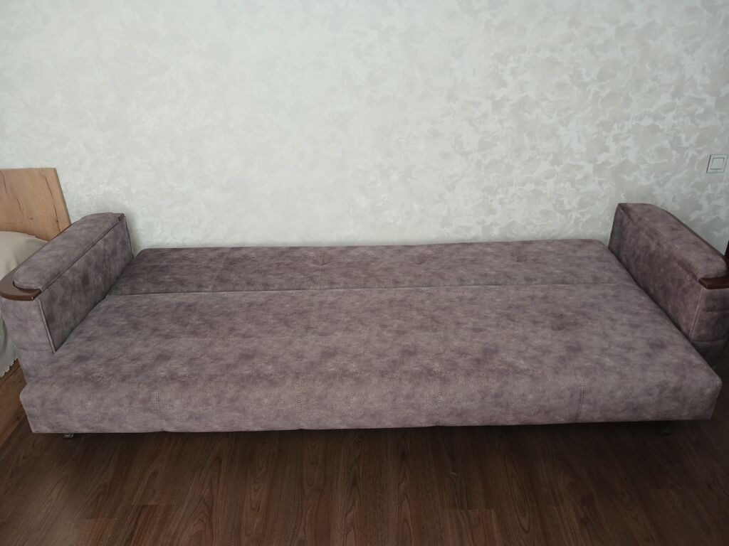 Divan satılır. 2.7 metr uzunluğundadı.Az işlənib.Otağın ölçüsünə uyğun — Divanlər, Bakı (3)