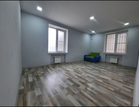 Neftçilər m/st, 8-ci km ərazisi. 1 otaqlı təmirli mənzil BOŞ kirayə — Bakı