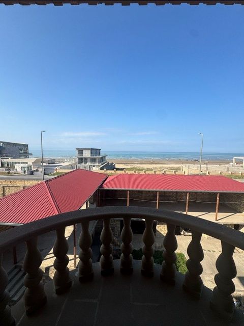 Satılır 15 otaqlı həyət evi/bağ evi 920 m² — Bakı