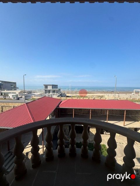 Satılır 15 otaqlı həyət evi/bağ evi 920 m²