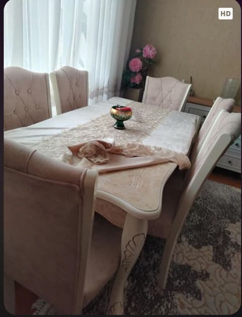 masa Desti satılır 290 manata 6 stulla. Saray*AFA 1036 — Bakı