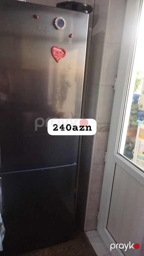 Hisense soyuducu (alt kamerada dondurucu) - Rəng: inox/boz - Üst qapı