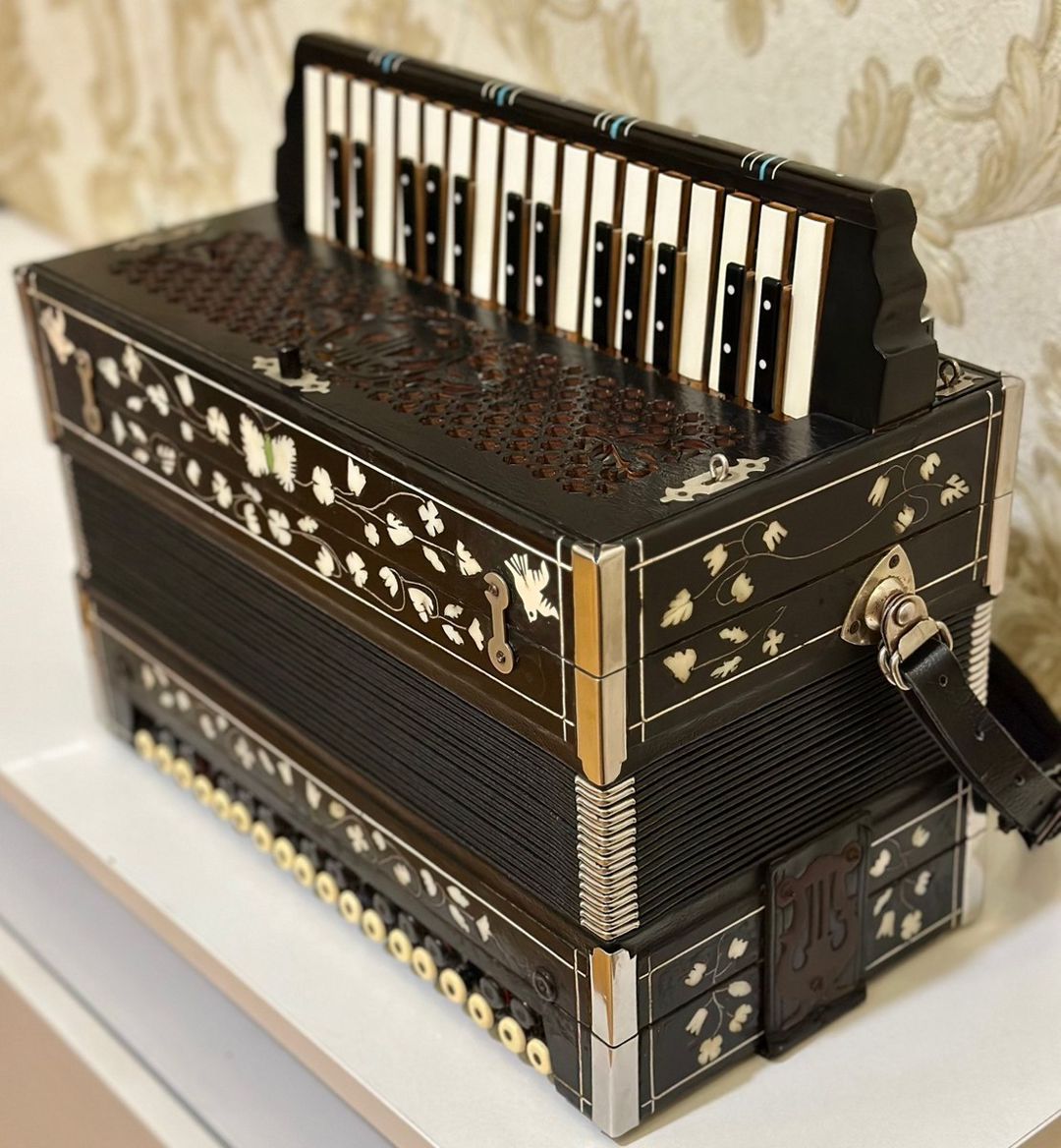 Qarmon Vyatka — Musiqiə alətləri, Bakı (3)