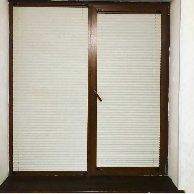 Jalüz və pərdələri — Yastıqlar, Bakı (6)
