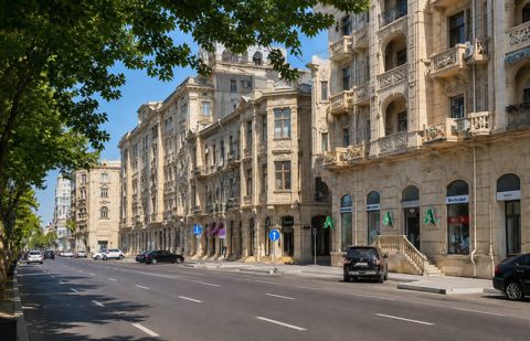 Satılır obyekt 350 m² — Bakı