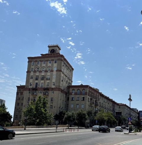 Satılır 2 otaqlı köhnə tikili 60 m² — Bakı