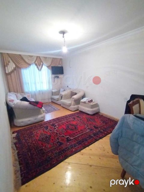 Satılır 2 otaqlı köhnə tikili 50 m²