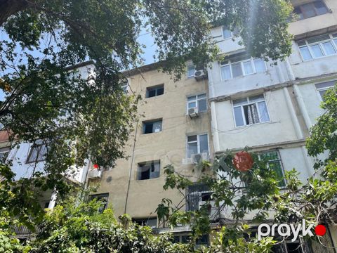 İcarəyə verilir 3 otaqlı köhnə tikili 65 m²