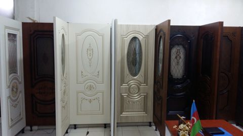 Qapılar — Bakı