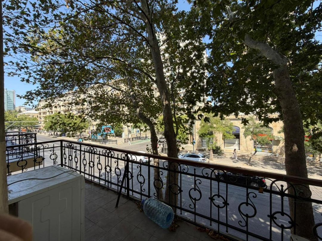 Satılır 2 otaqlı köhnə tikili 55 m² — Mənzil, Bakı (2)