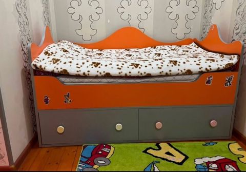 Ushaq ucun carpayi satilir matras daxil alti cekmecelidir 100 azn — Bakı
