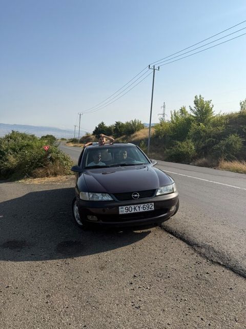 Opel Vectra, 2.0 L, 1996 il, 258 520 km — Bakı