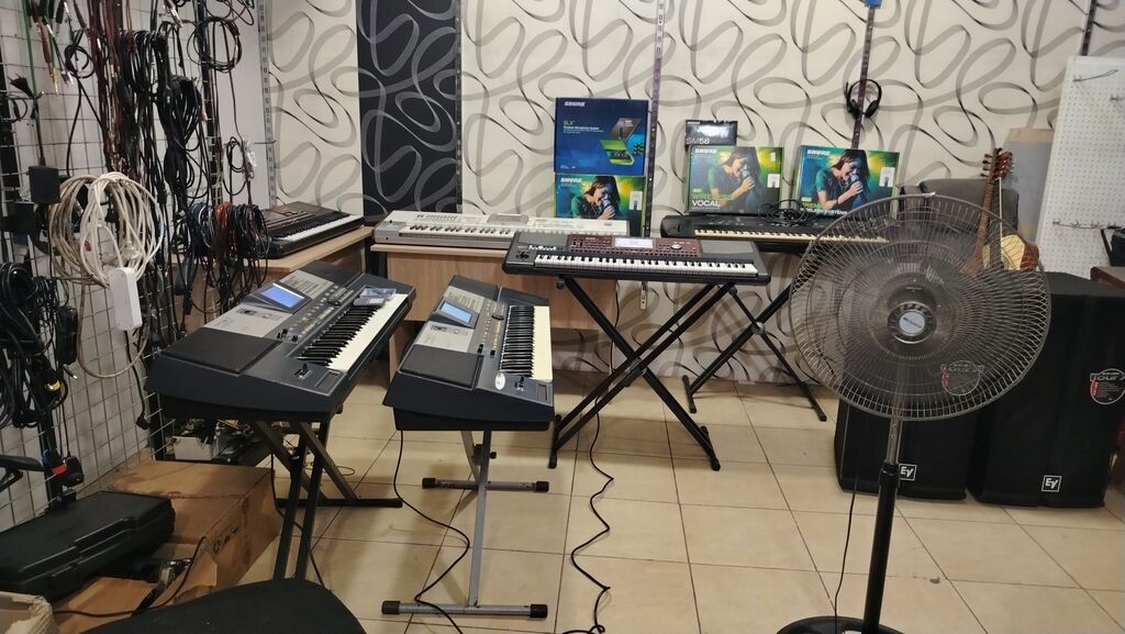Korg Pa-700 QT Oriental versiya satilir. U-pakovka aletdir. 1 il — Musiqiə alətləri, Bərdə (10)