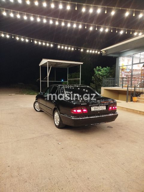 Mercedes E 220 — Bakı