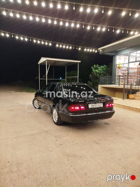 Mercedes E 220 — Bakı