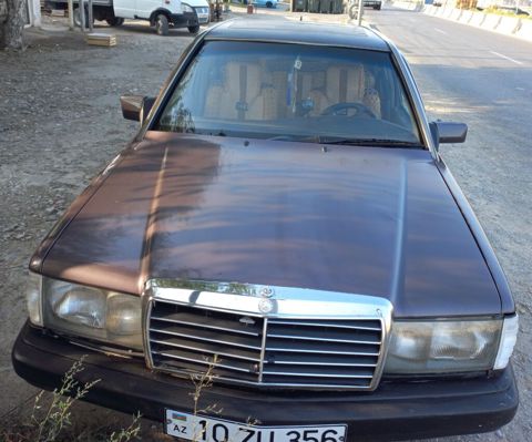 Mercedes-Benz 190 (W201) sedan - Kuzov: 4 qapılı sedan, tünd qəhvəyi — Bakı