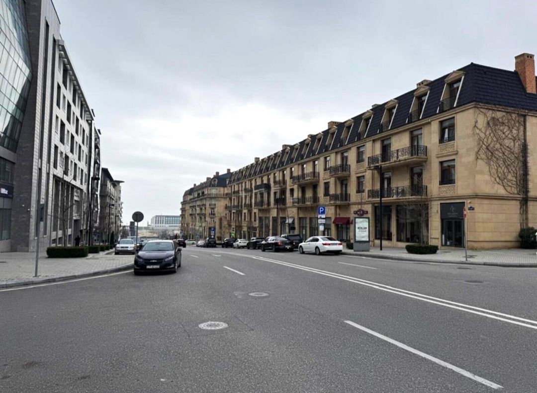 Satılır 4 otaqlı yeni tikili 300 m² — Mənzil, Bakı (9)
